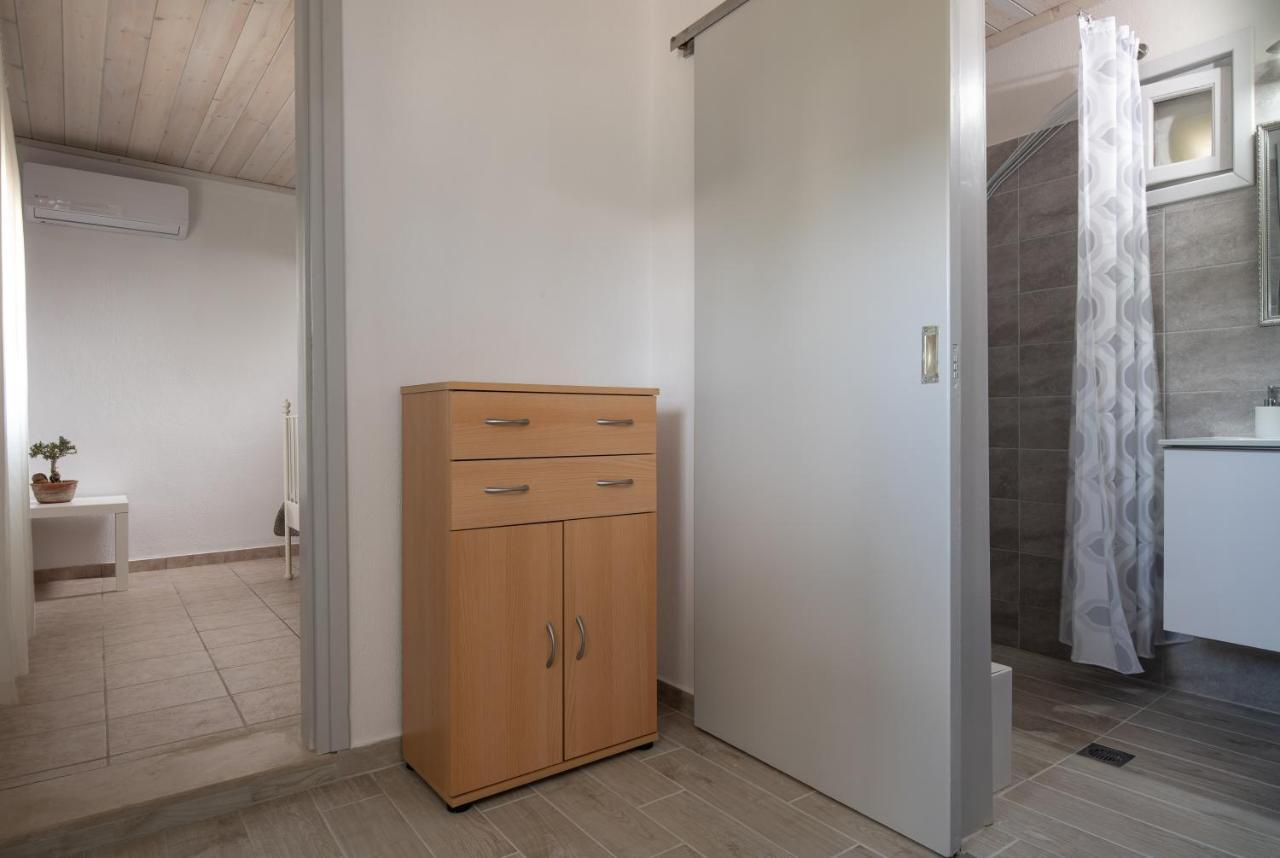 Agrikia Tis Vasilikis Apartman Ormília Kültér fotó